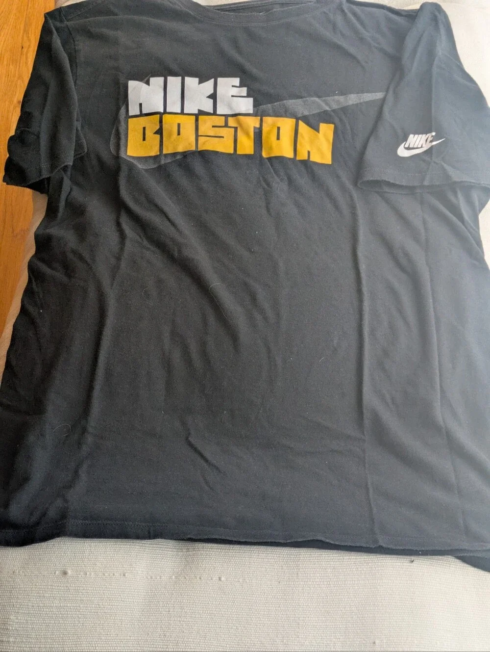 Nike Men’s Black Crewneck Sweatshirt with White Logo Print